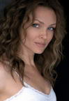 Dina Meyer photo